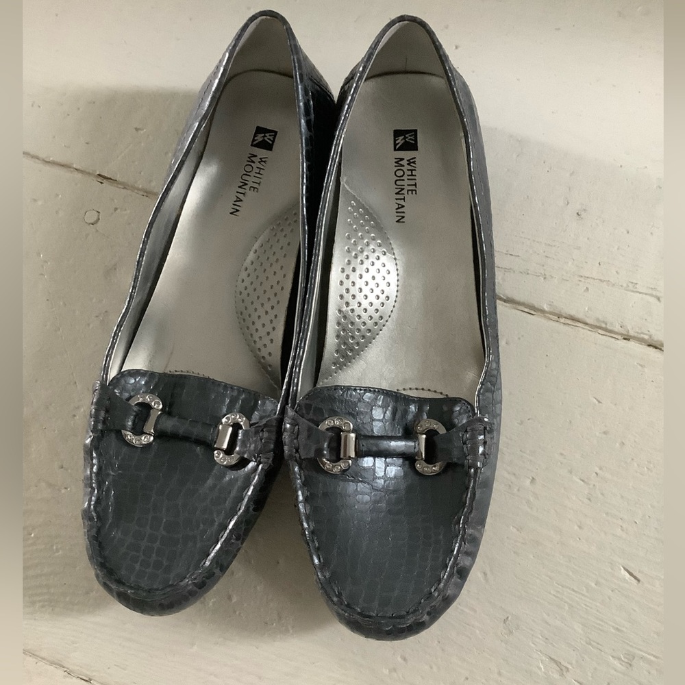 New leather loafers white mountain grey/silver 8w